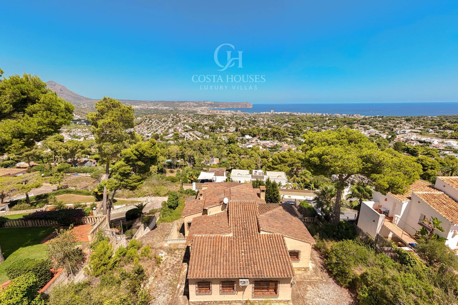 4 makuuhuone Huvila myytävänä paikassa Javea / Xabia mukana 
autotalli - 1 350 000 € (Ref: 9165718)