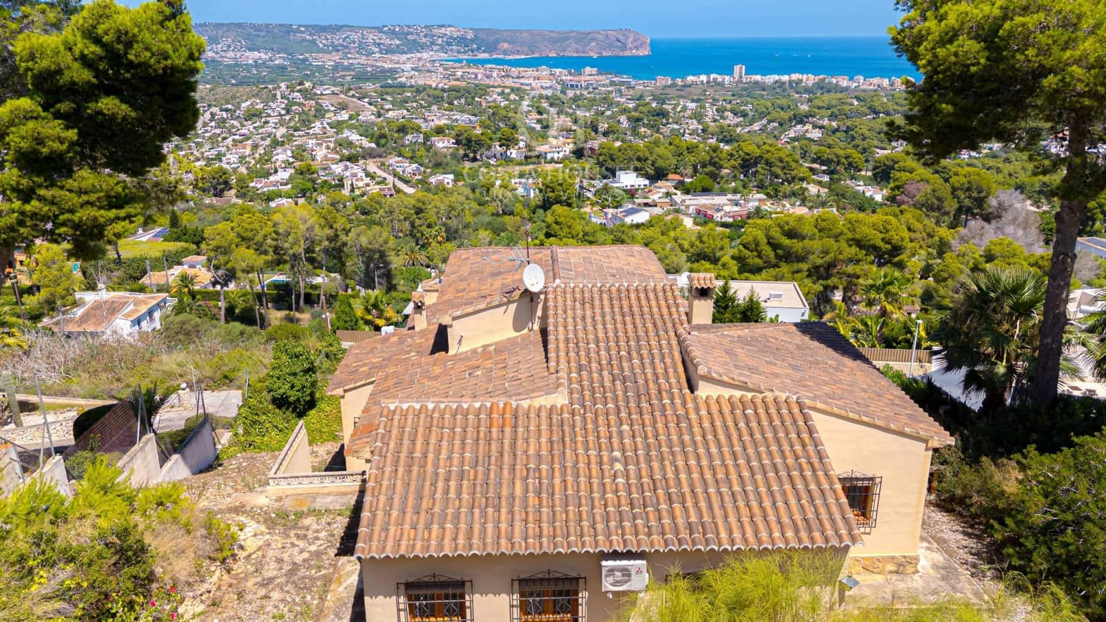 4 makuuhuone Huvila myytävänä paikassa Javea / Xabia mukana 
autotalli - 1 350 000 € (Ref: 9165718)