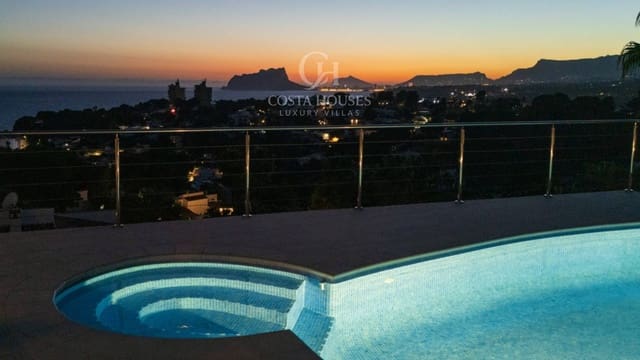 3 soverom Villa til salgs i Moraira, Teulada-Moraira med svømmebasseng garasje - € 1 550 000 (Ref: 9177717)