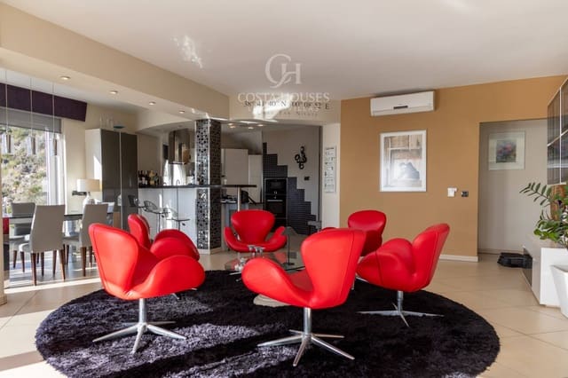 3 soverom Villa til salgs i Moraira, Teulada-Moraira med svømmebasseng garasje - € 1 550 000 (Ref: 9177717)