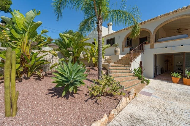 4 bedroom Villa for sale in Cap Martí - El Tossalet - Pinomar, Javea / Xàbia with pool - € 1,290,000 (Ref: 9198451)