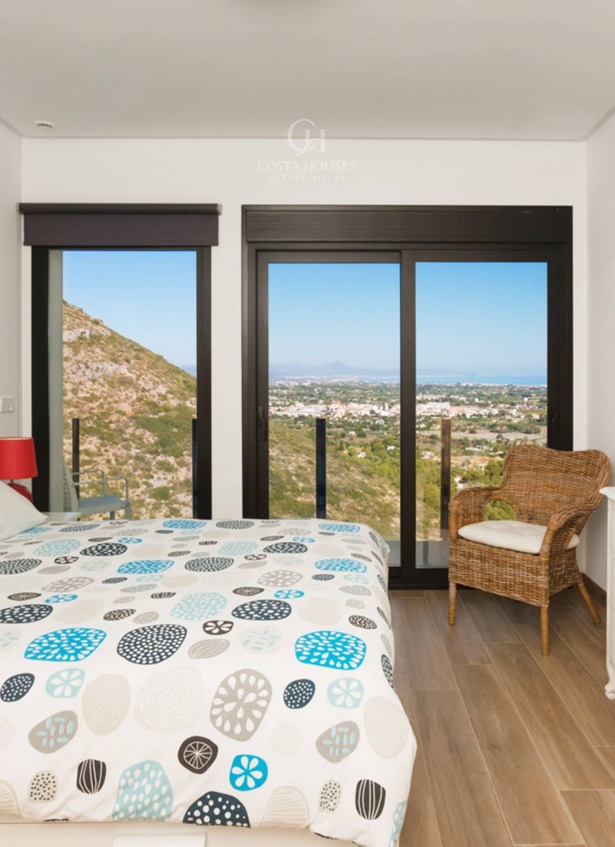 4 quarto Moradia para venda em Denia com piscina garagem - 950 000 € (Ref: 9240340)