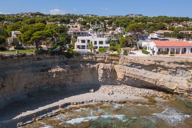 Chalet de 4 habitaciones en Moraira, Teulada-Moraira en venta con piscina garaje - 2.995.000 € (Ref: 9248169)