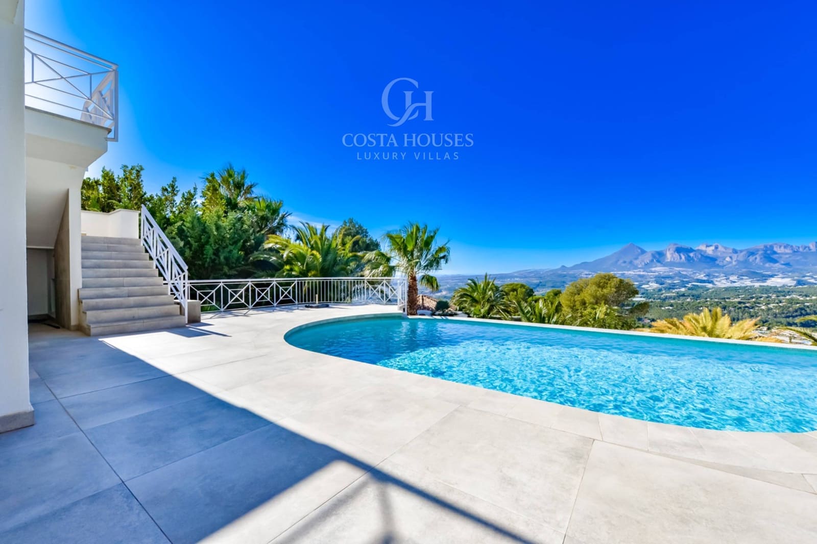 7 bedroom Villa for sale in Altea with pool garage - € 2,650,000 (Ref: 9257247)