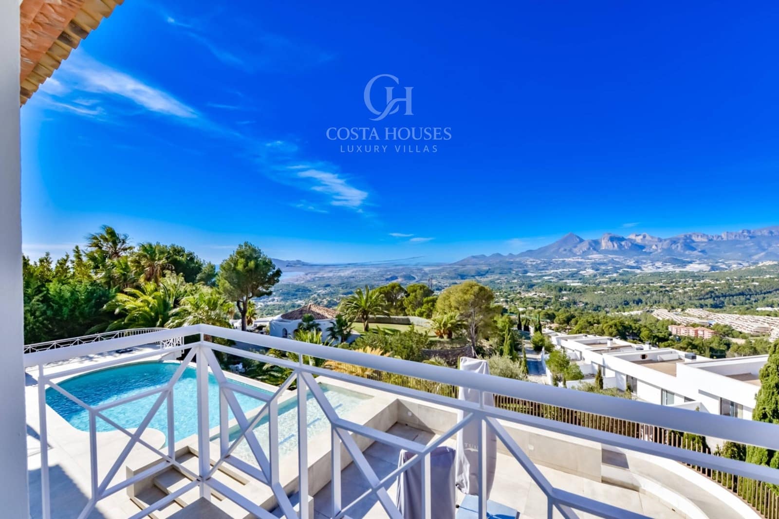 7 bedroom Villa for sale in Altea with pool garage - € 2,650,000 (Ref: 9257247)