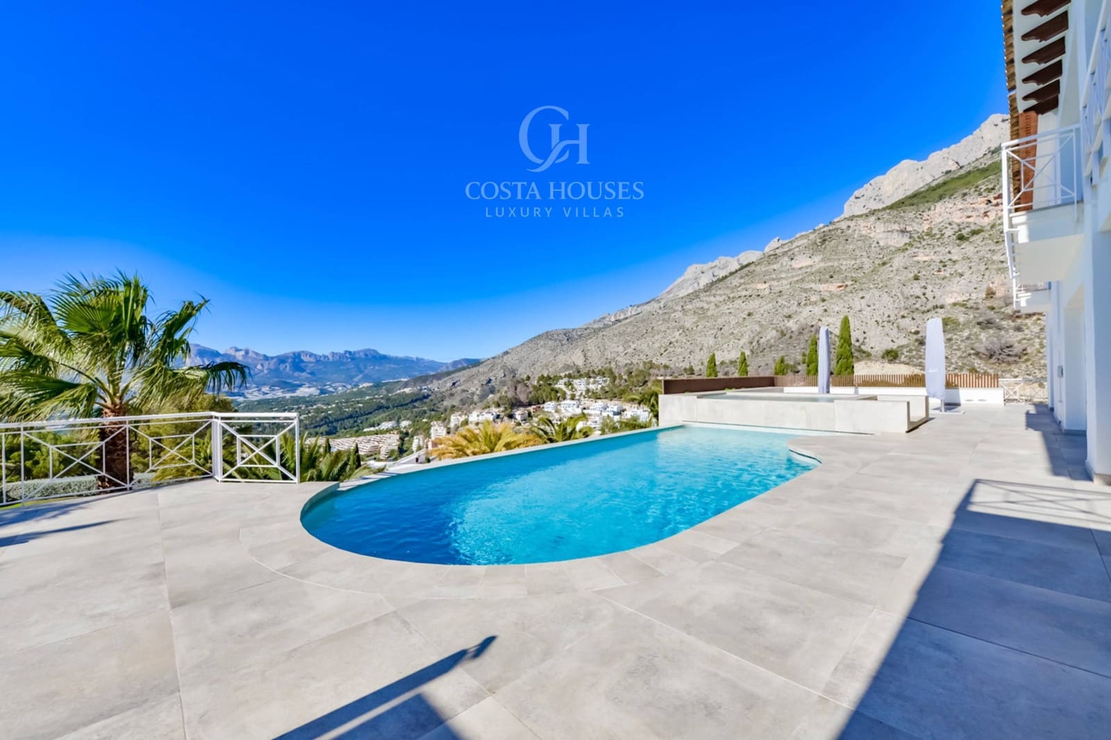 7 bedroom Villa for sale in Altea with pool garage - € 2,650,000 (Ref: 9257247)