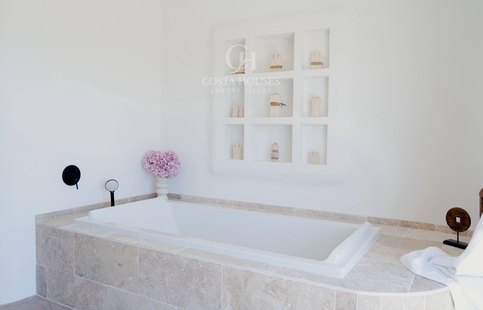 4 makuuhuone Huvila myytävänä paikassa Benissa mukana uima-altaan 
autotalli - 3 450 000 € (Ref: 9262532)