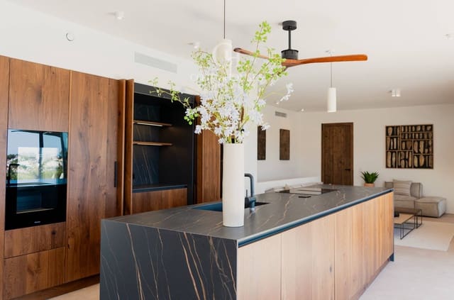 4 makuuhuone Huvila myytävänä paikassa Benissa mukana uima-altaan 
autotalli - 3 450 000 € (Ref: 9262532)