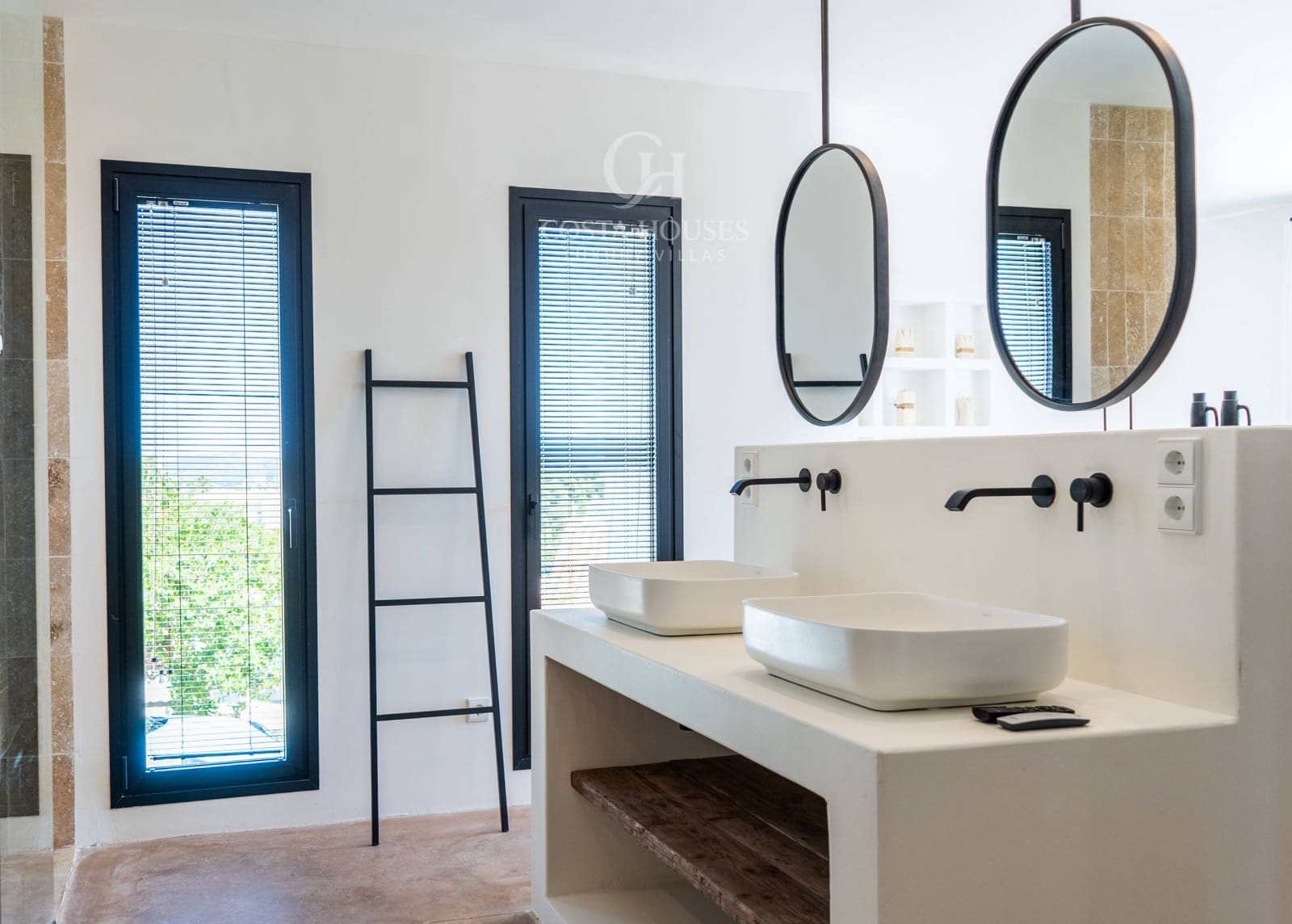 4 makuuhuone Huvila myytävänä paikassa Benissa mukana uima-altaan 
autotalli - 3 450 000 € (Ref: 9262532)