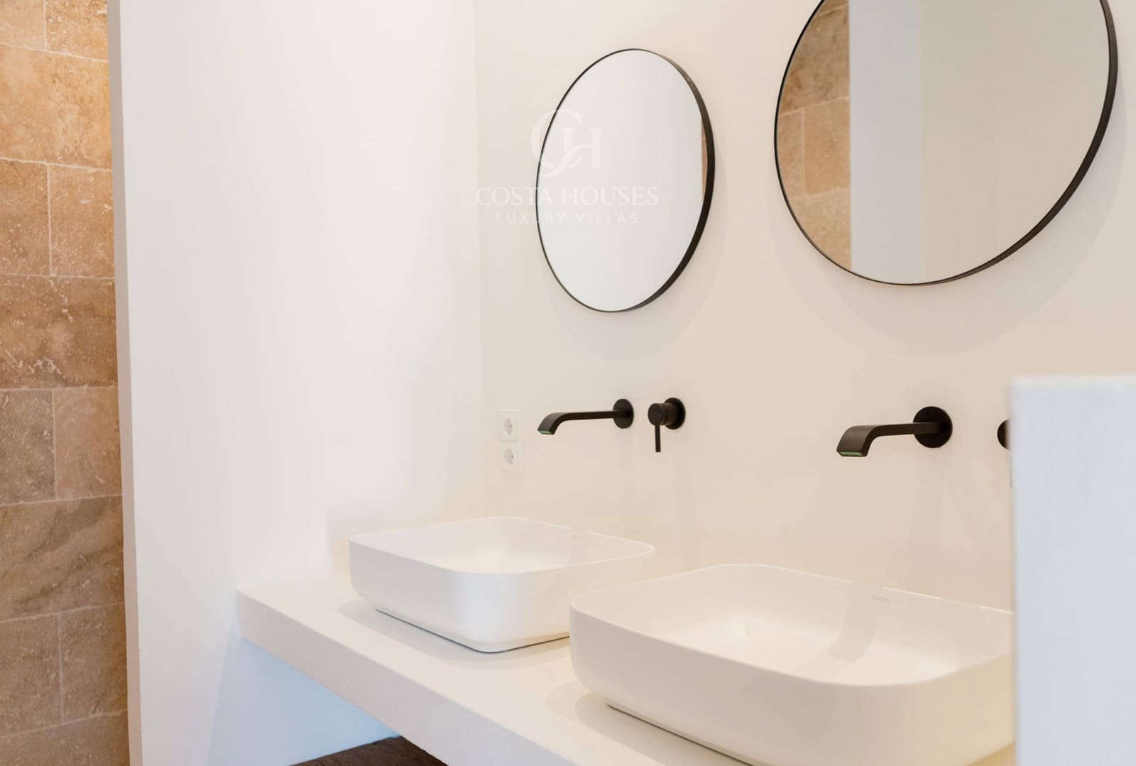 4 makuuhuone Huvila myytävänä paikassa Benissa mukana uima-altaan 
autotalli - 3 450 000 € (Ref: 9262532)