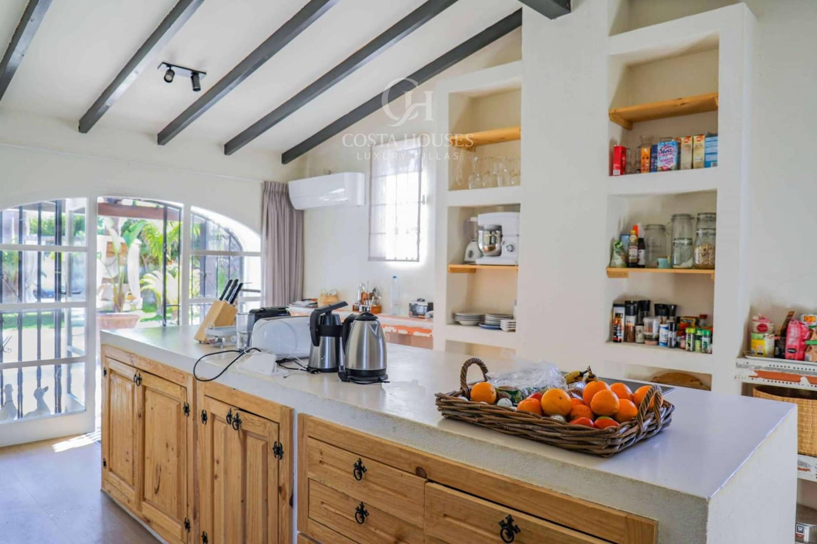 5 soveværelse Finca/Landehus til salg i Denia med swimmingpool garage - € 1.550.000 (Ref: 9265390)