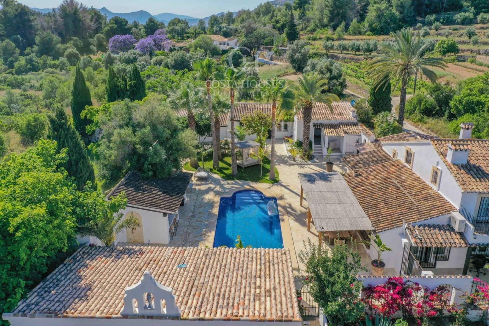5 soveværelse Finca/Landehus til salg i Denia med swimmingpool garage - € 1.550.000 (Ref: 9265390)