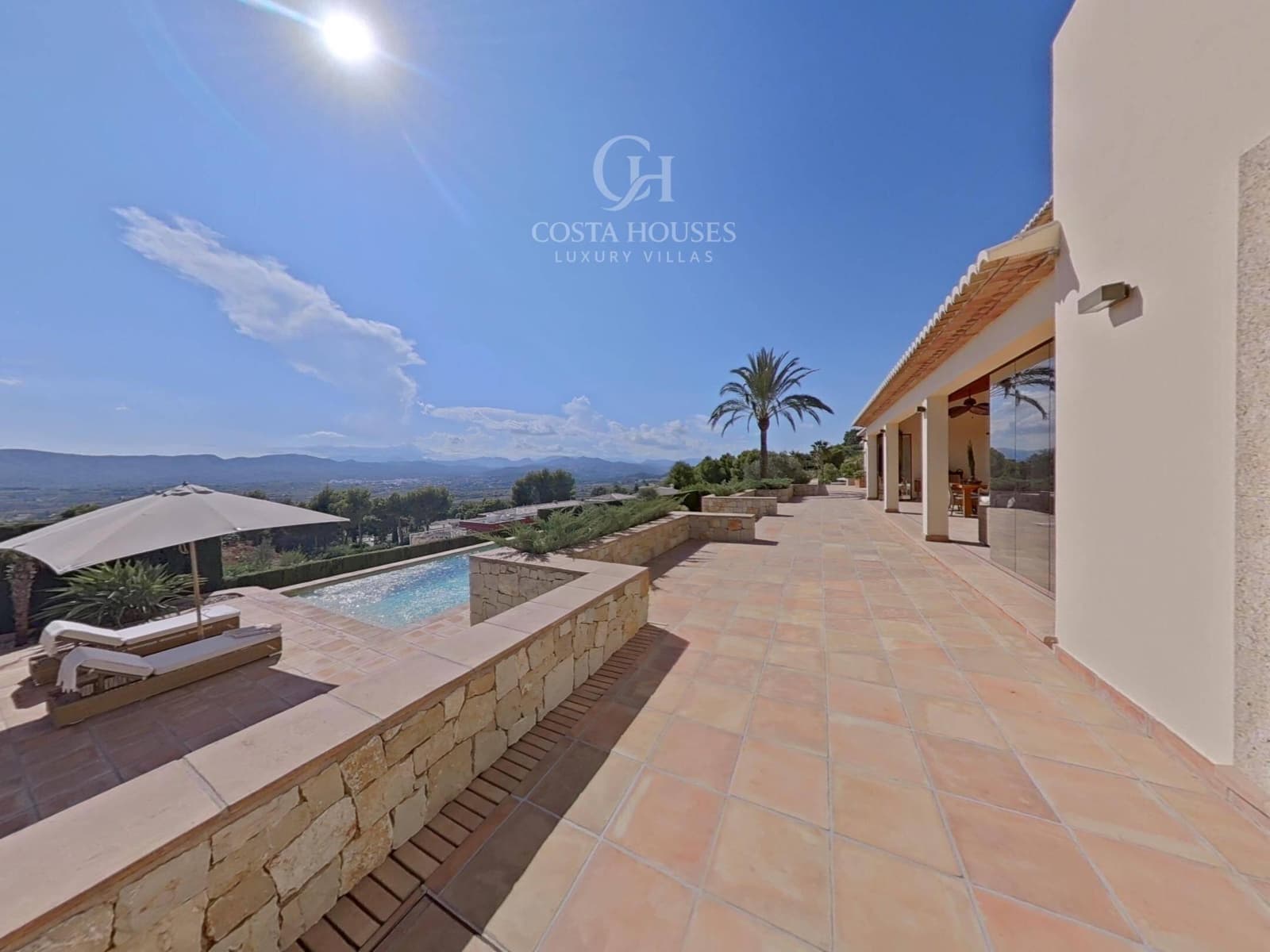 5 soveværelse Villa til salg i Javea / Xabia med swimmingpool garage - € 2.775.000 (Ref: 9276293)