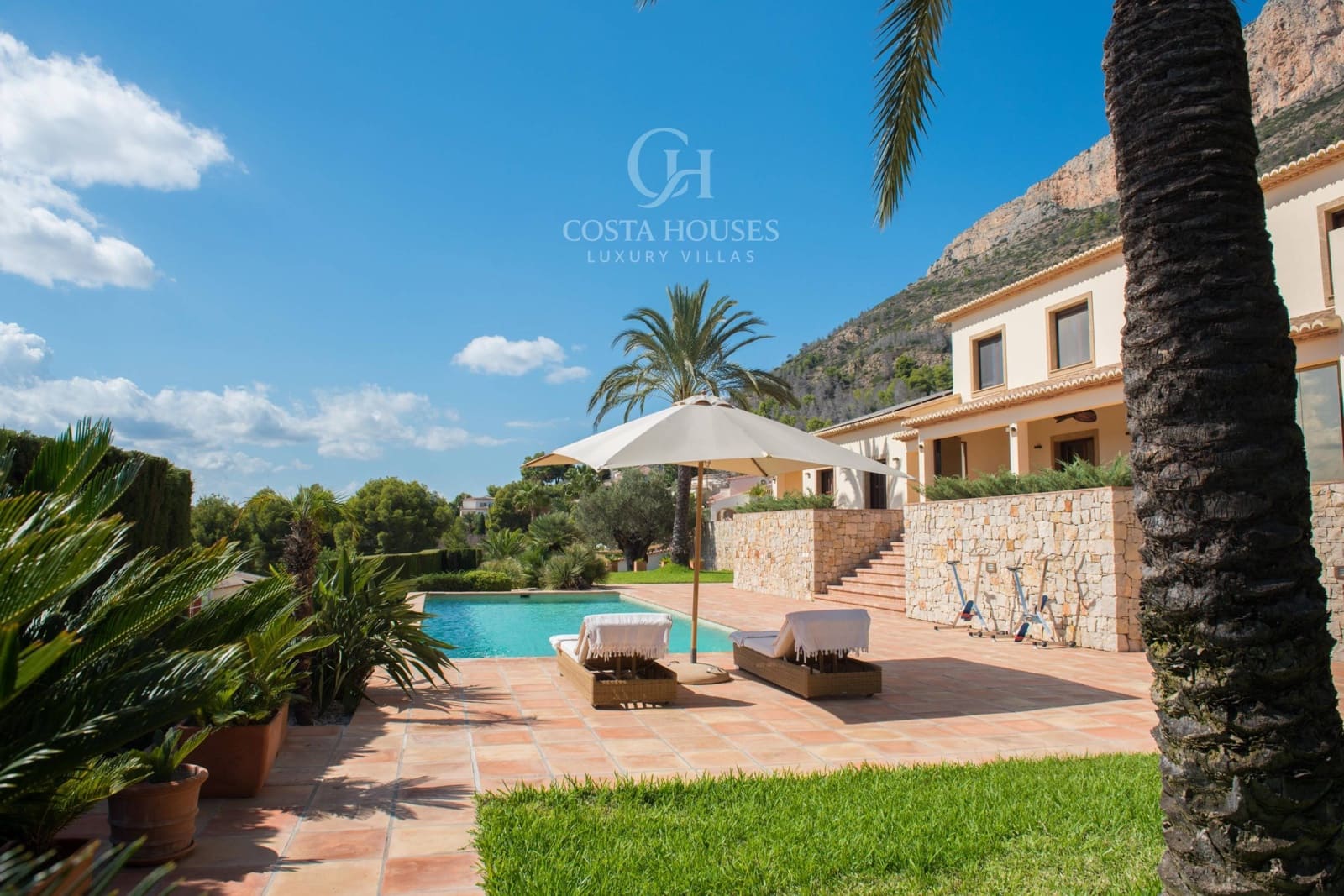 5 soveværelse Villa til salg i Javea / Xabia med swimmingpool garage - € 2.775.000 (Ref: 9276293)