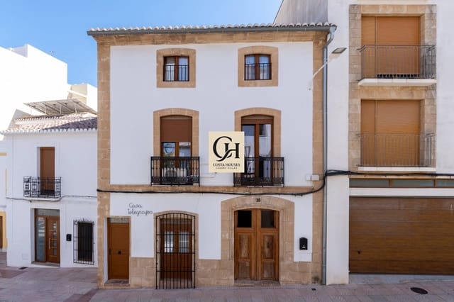8 bedroom Townhouse for sale in Centro ciudad, Javea / Xàbia - € 960,000 (Ref: 9276294)