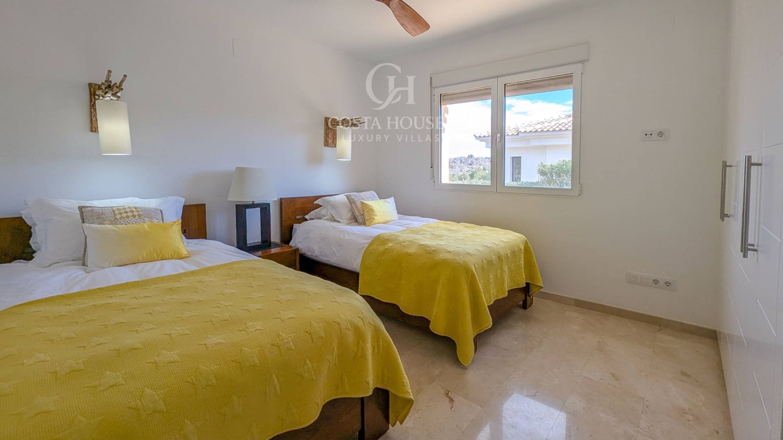 4 bedroom Villa for sale in Javea / Xabia with garage - € 1,475,000 (Ref: 9282136)