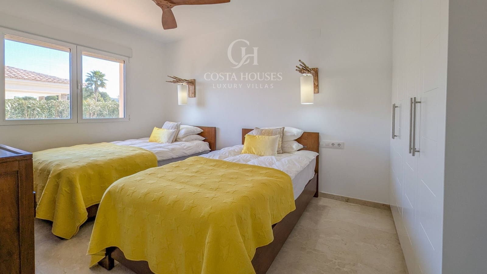 4 bedroom Villa for sale in Javea / Xabia with garage - € 1,475,000 (Ref: 9282136)