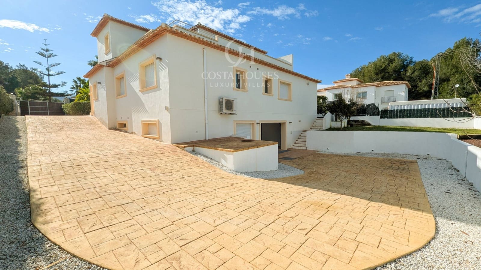 4 bedroom Villa for sale in Javea / Xabia with garage - € 1,475,000 (Ref: 9282136)