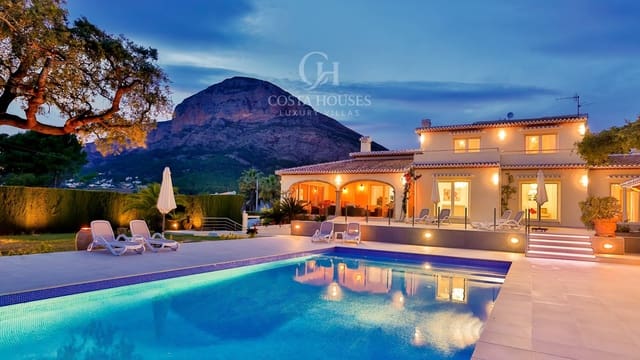 6 soverom Villa til salgs i Montgó - Ermita, Javea / Xàbia med svømmebasseng garasje - € 1 795 000 (Ref: 9282137)