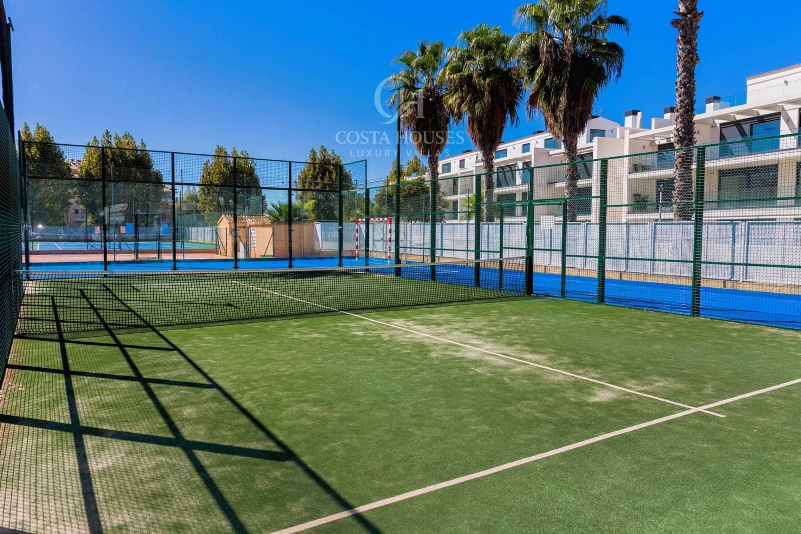 4 chambre Penthouse à vendre à Arenal avec piscine garage - 599 000 € (Ref: 9305160)