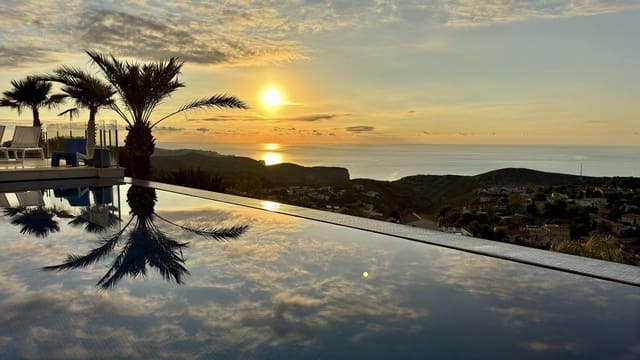 4 Zimmer Villa zu verkaufen in Cumbre del Sol, Benitachell / Benitatxell mit Pool - 2.795.000 € (Ref: 9347322)