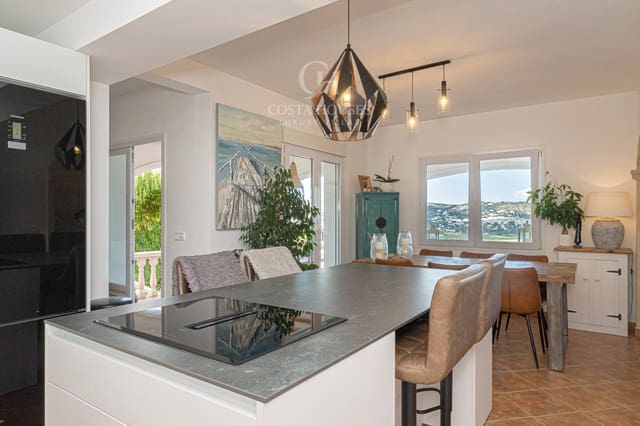 4 soveværelse Villa til salg i Javea / Xàbia med swimmingpool - € 1.675.000 (Ref: 9378982)