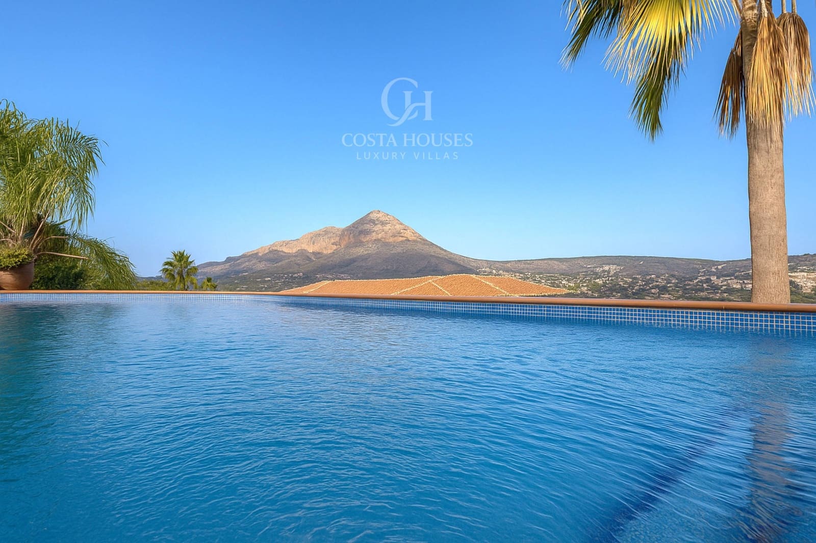 4 soveværelse Villa til salg i Javea / Xabia med swimmingpool - € 1.675.000 (Ref: 9378982)