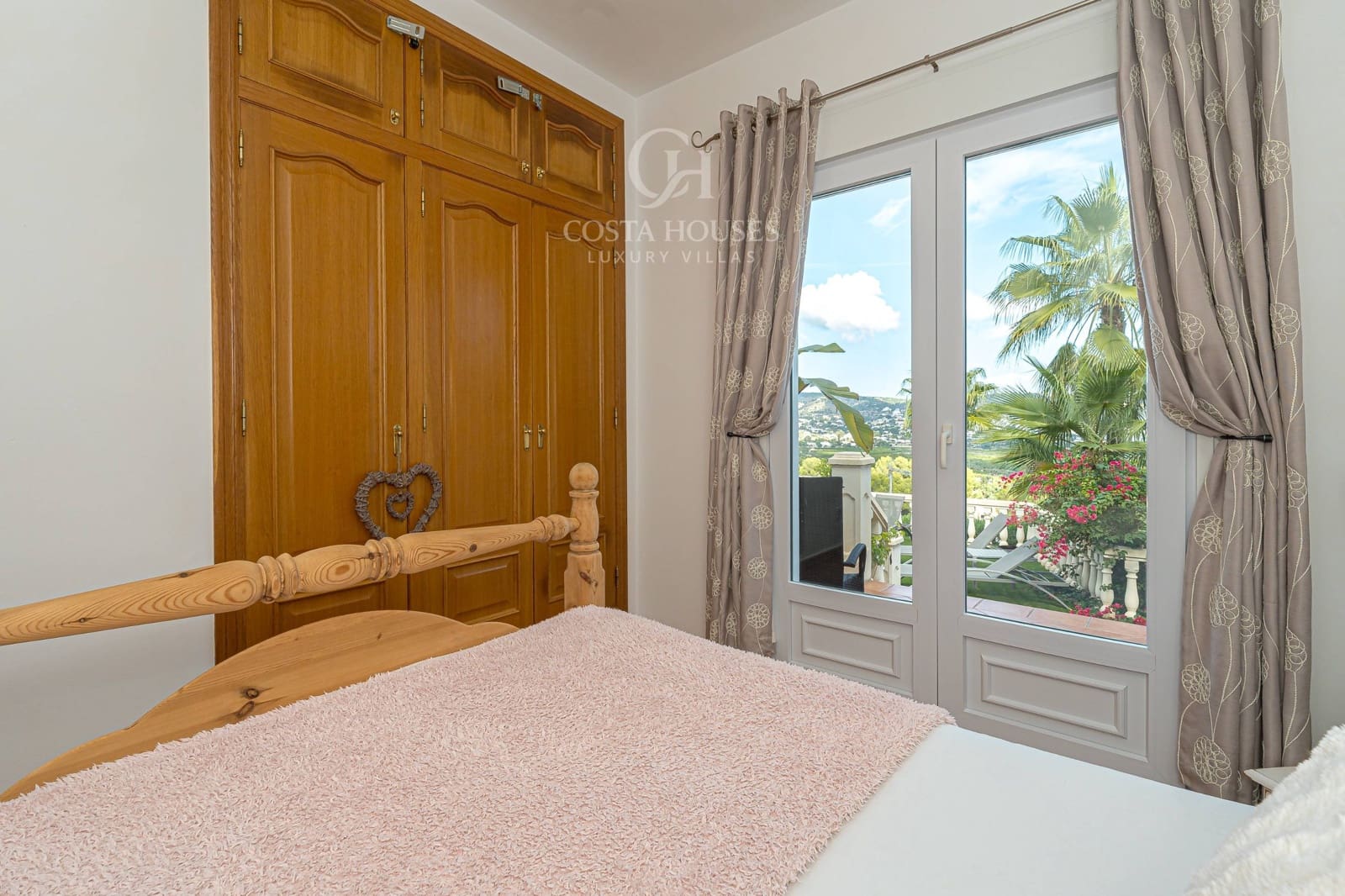 4 soveværelse Villa til salg i Javea / Xabia med swimmingpool - € 1.675.000 (Ref: 9378982)