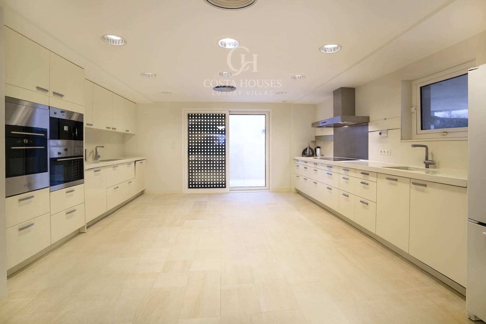 Chalet de 5 habitaciones en Dénia en venta con piscina garaje - 3.900.000 € (Ref: 9409304)