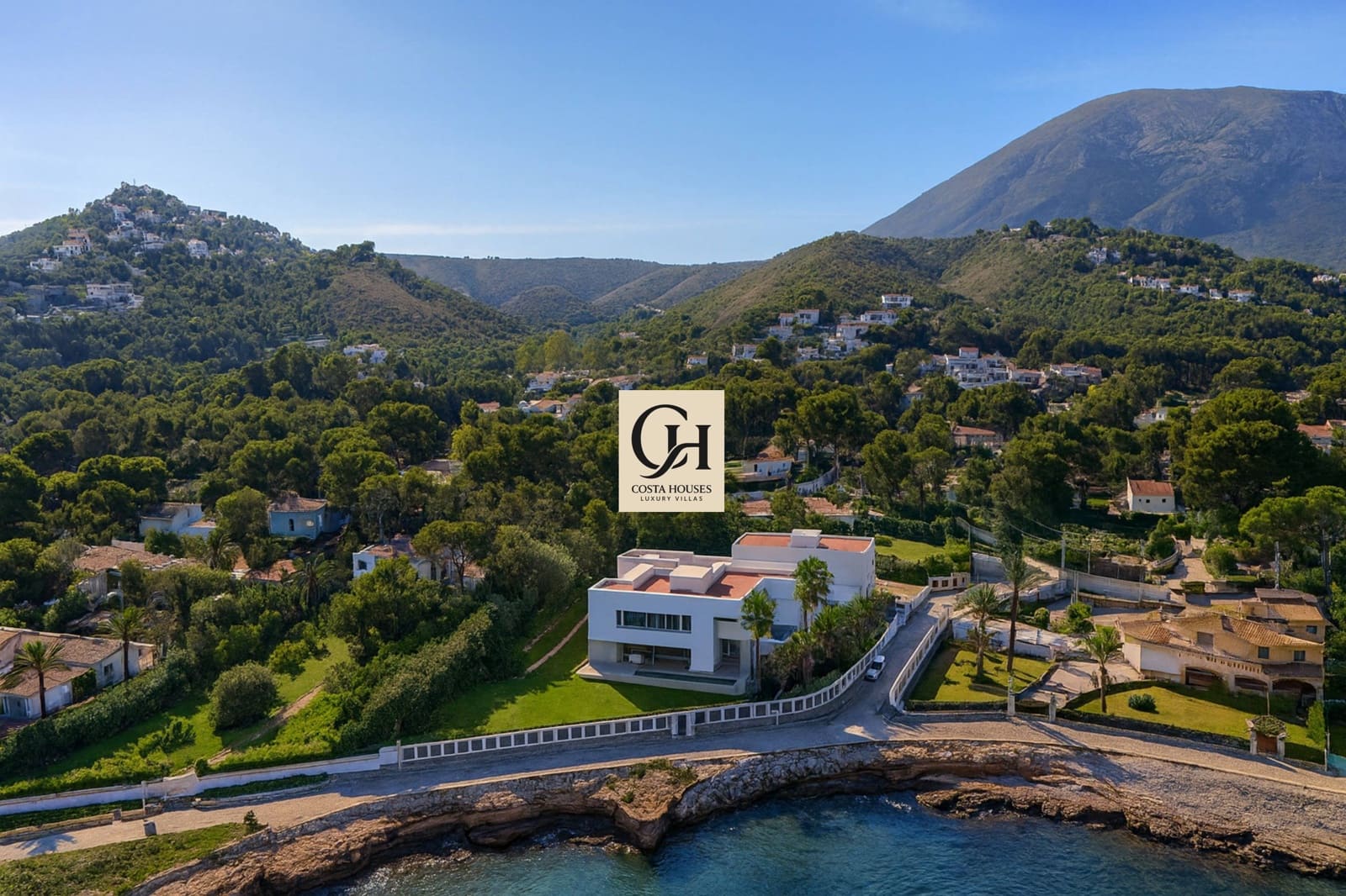 Chalet de 5 habitaciones en Dénia en venta con piscina garaje - 3.900.000 € (Ref: 9409304)