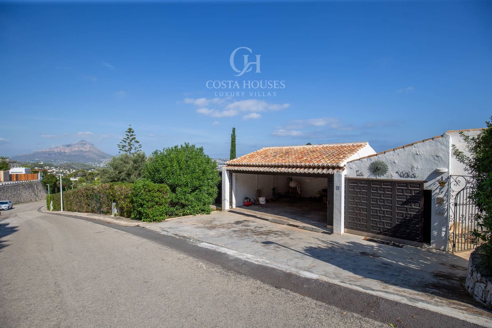 5 bedroom Villa for sale in Javea / Xabia with pool garage - € 2,300,000 (Ref: 9410939)