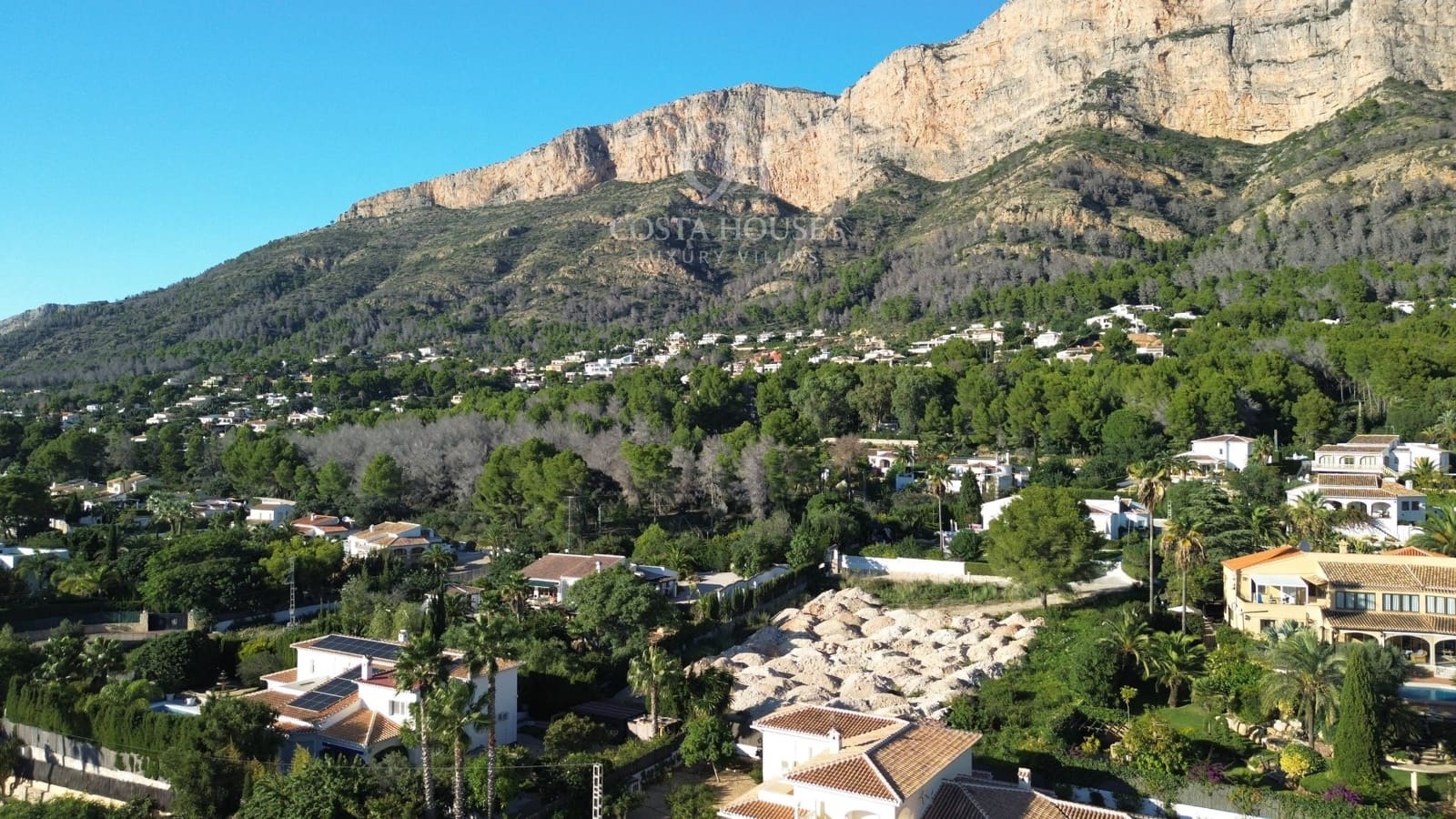 4 soveværelse Villa til salg i Javea / Xabia med swimmingpool garage - € 2.700.000 (Ref: 9410940)