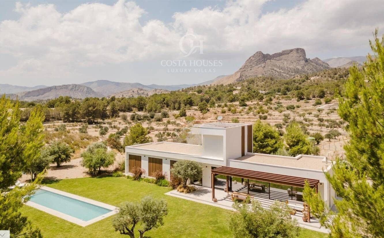 Chalet de 4 habitaciones en Finestrat en venta con piscina - 1.490.000 € (Ref: 9443210)