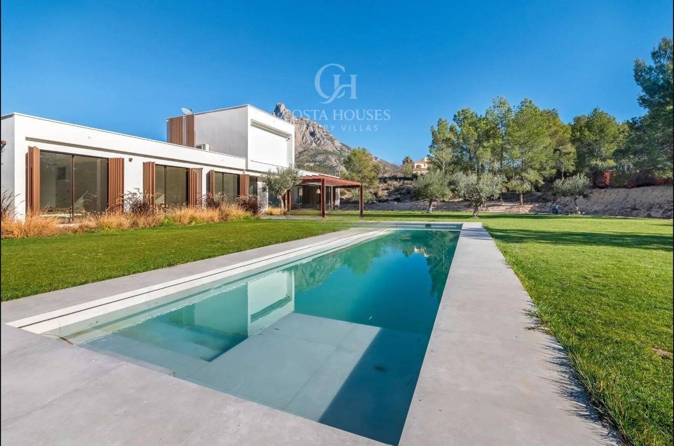 Chalet de 4 habitaciones en Finestrat en venta con piscina - 1.490.000 € (Ref: 9443210)