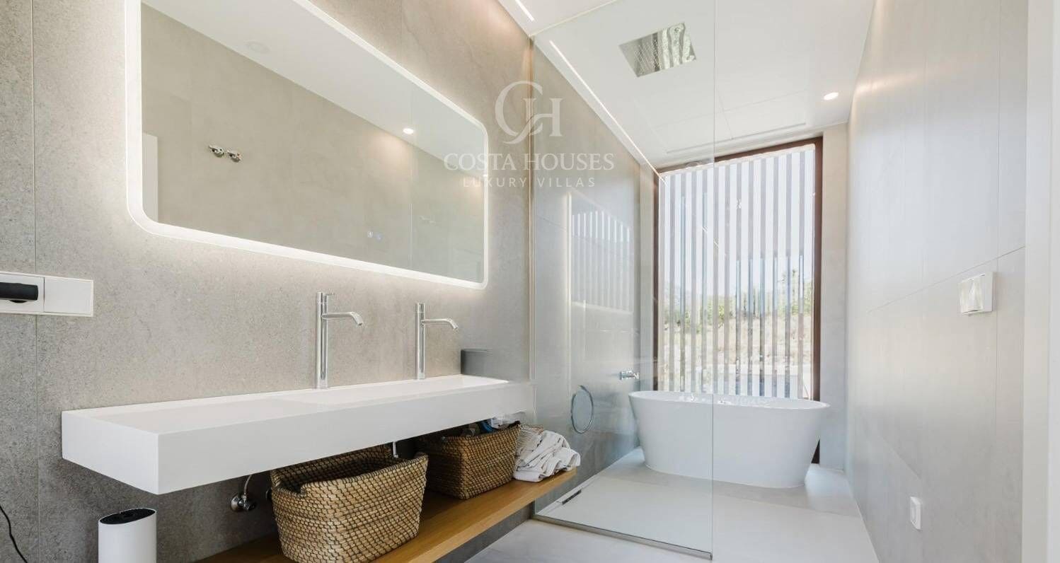 Chalet de 4 habitaciones en Finestrat en venta con piscina - 1.490.000 € (Ref: 9443210)