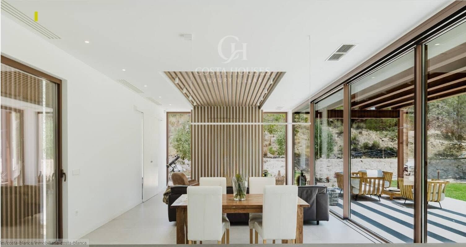 Chalet de 4 habitaciones en Finestrat en venta con piscina - 1.490.000 € (Ref: 9443210)