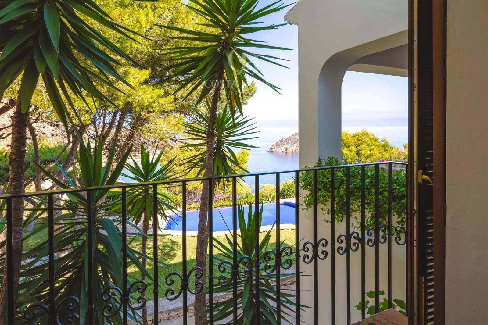 3 bedroom Villa for sale in Javea / Xabia with pool - € 3,700,000 (Ref: 9452091)