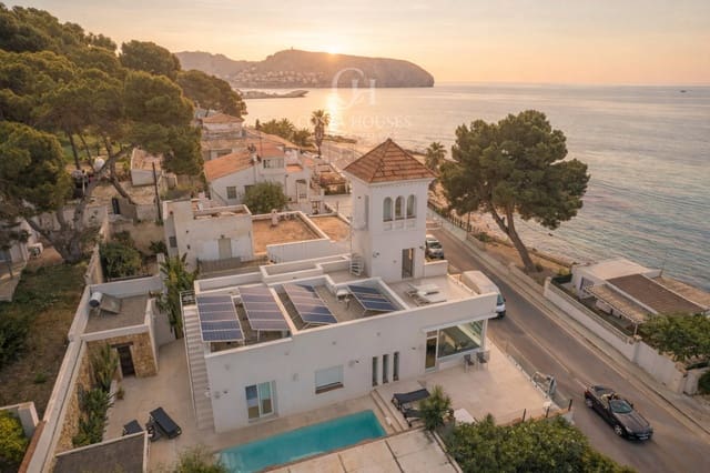 4 soverom Villa til salgs i Moraira, Teulada-Moraira med svømmebasseng garasje - € 1 850 000 (Ref: 9465617)