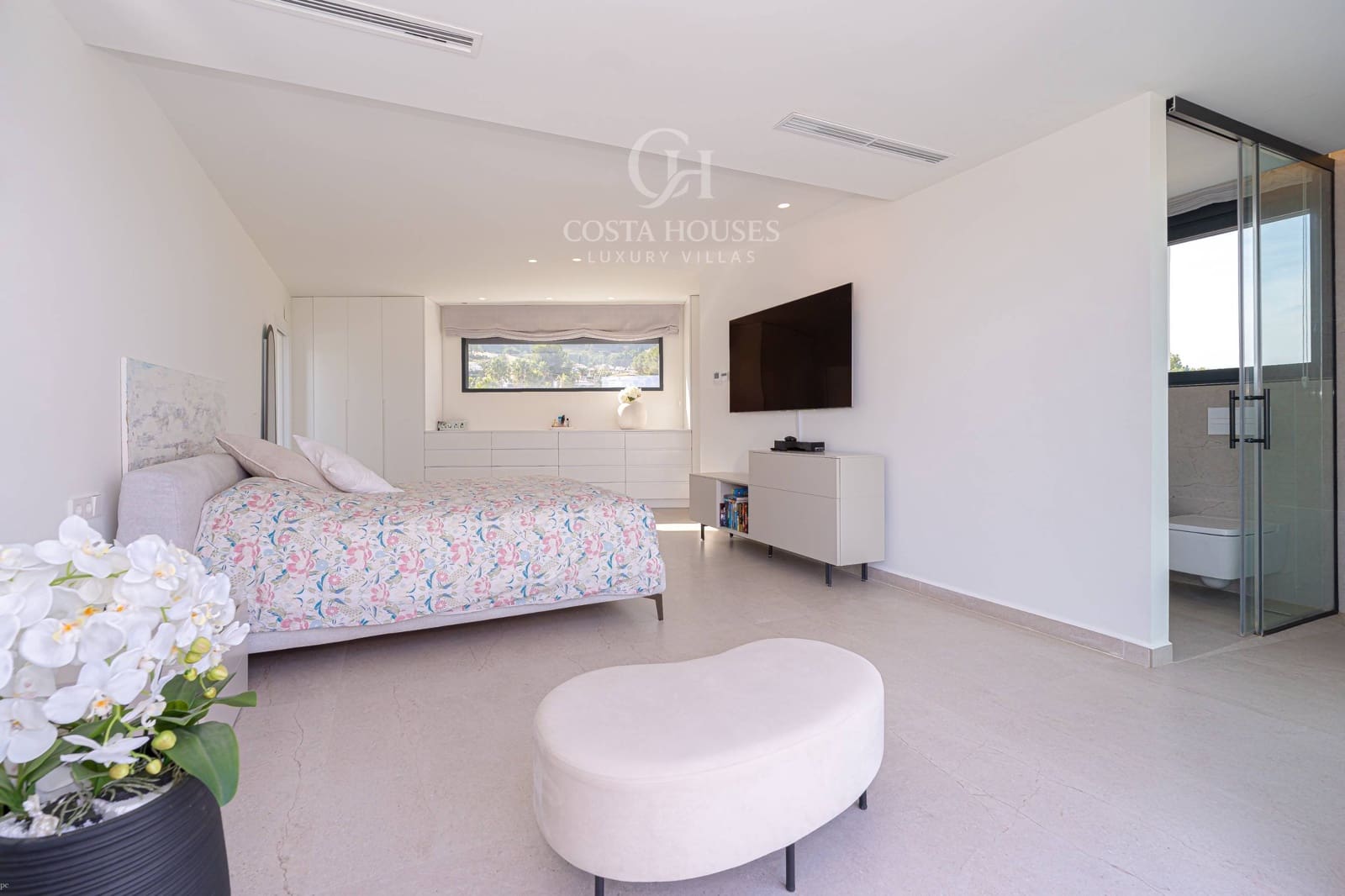 4 bedroom Villa for sale in Denia with pool garage - € 1,795,000 (Ref: 9481175)