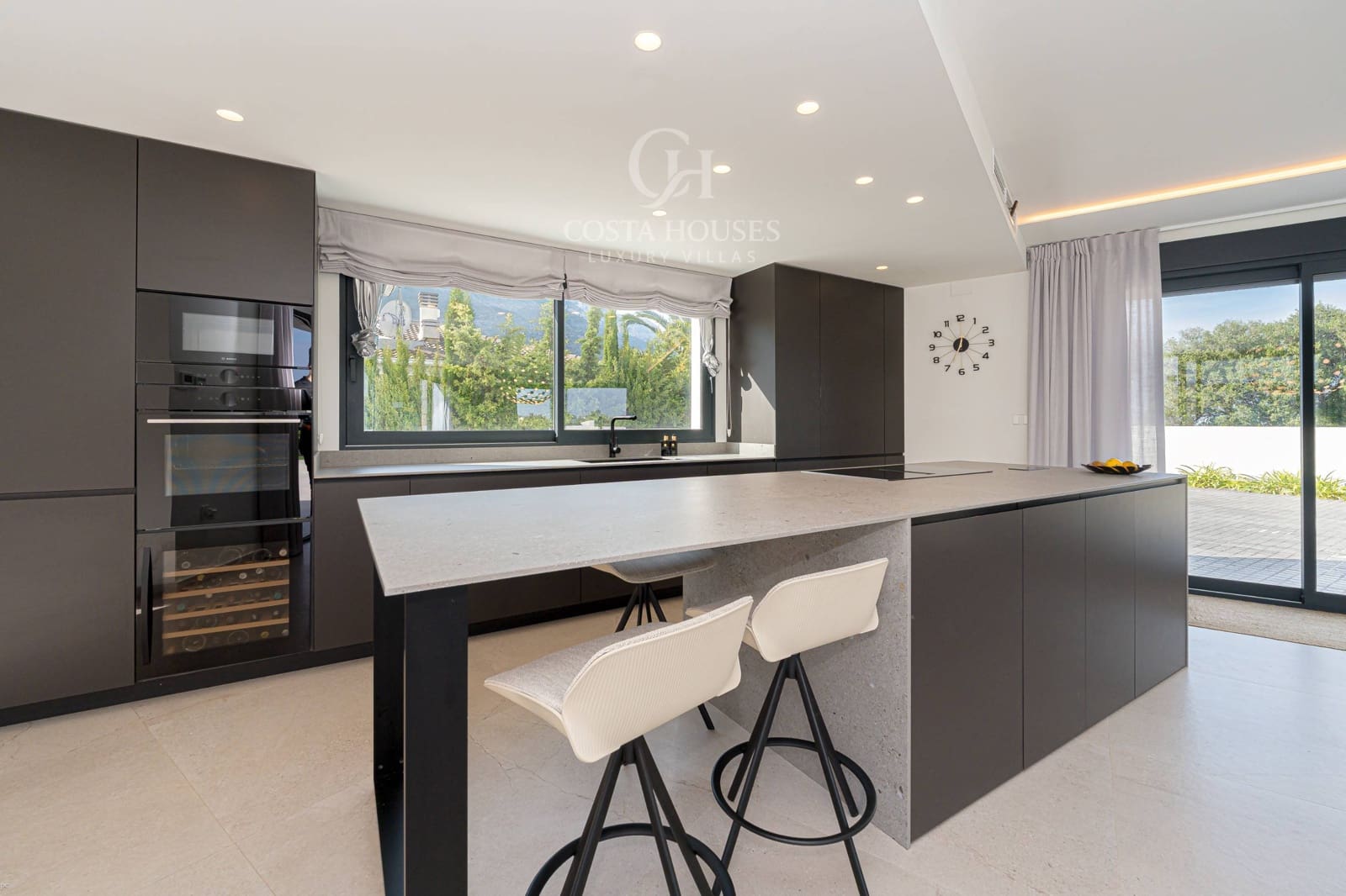 4 bedroom Villa for sale in Denia with pool garage - € 1,795,000 (Ref: 9481175)