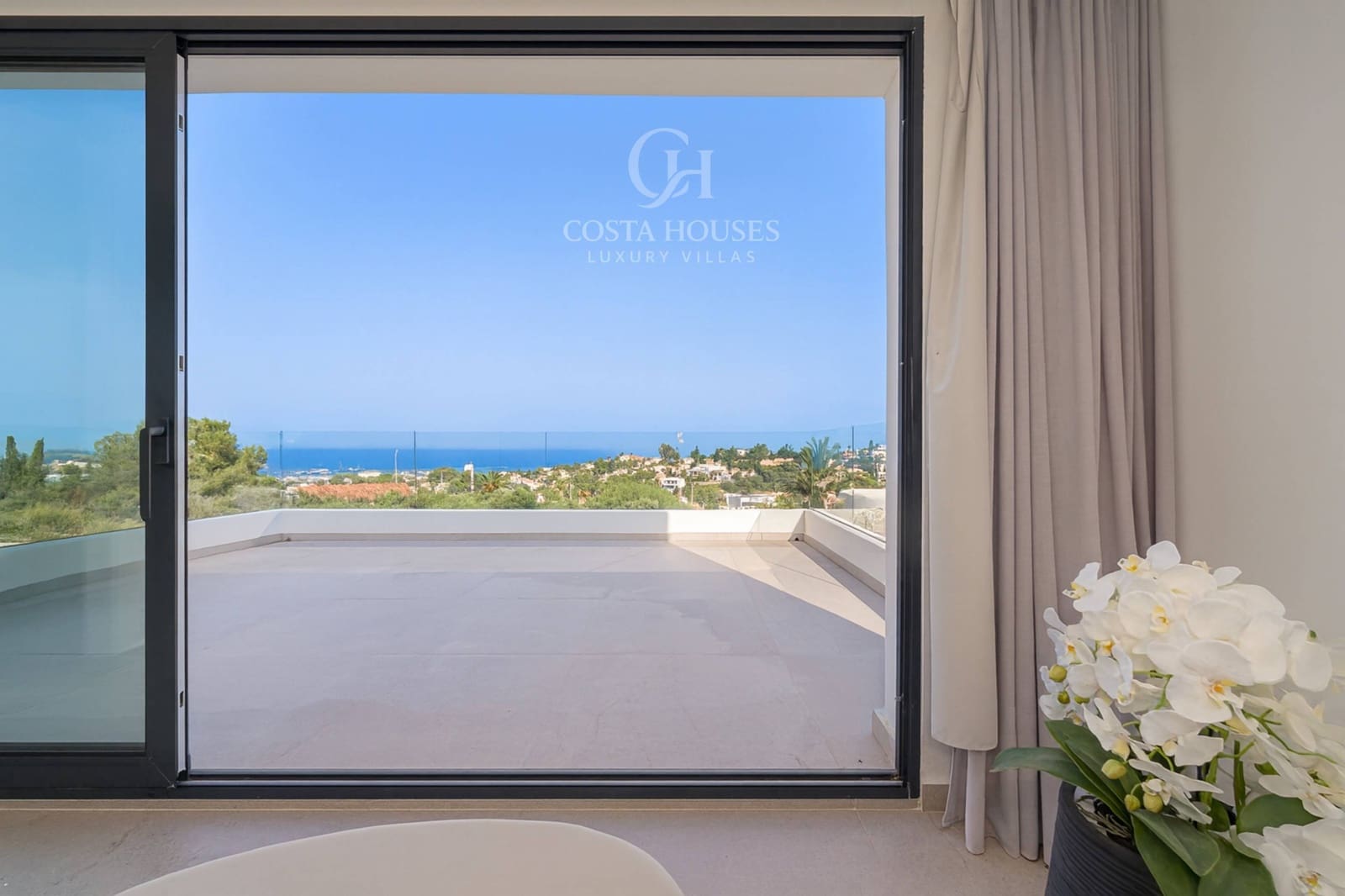 4 bedroom Villa for sale in Denia with pool garage - € 1,795,000 (Ref: 9481175)