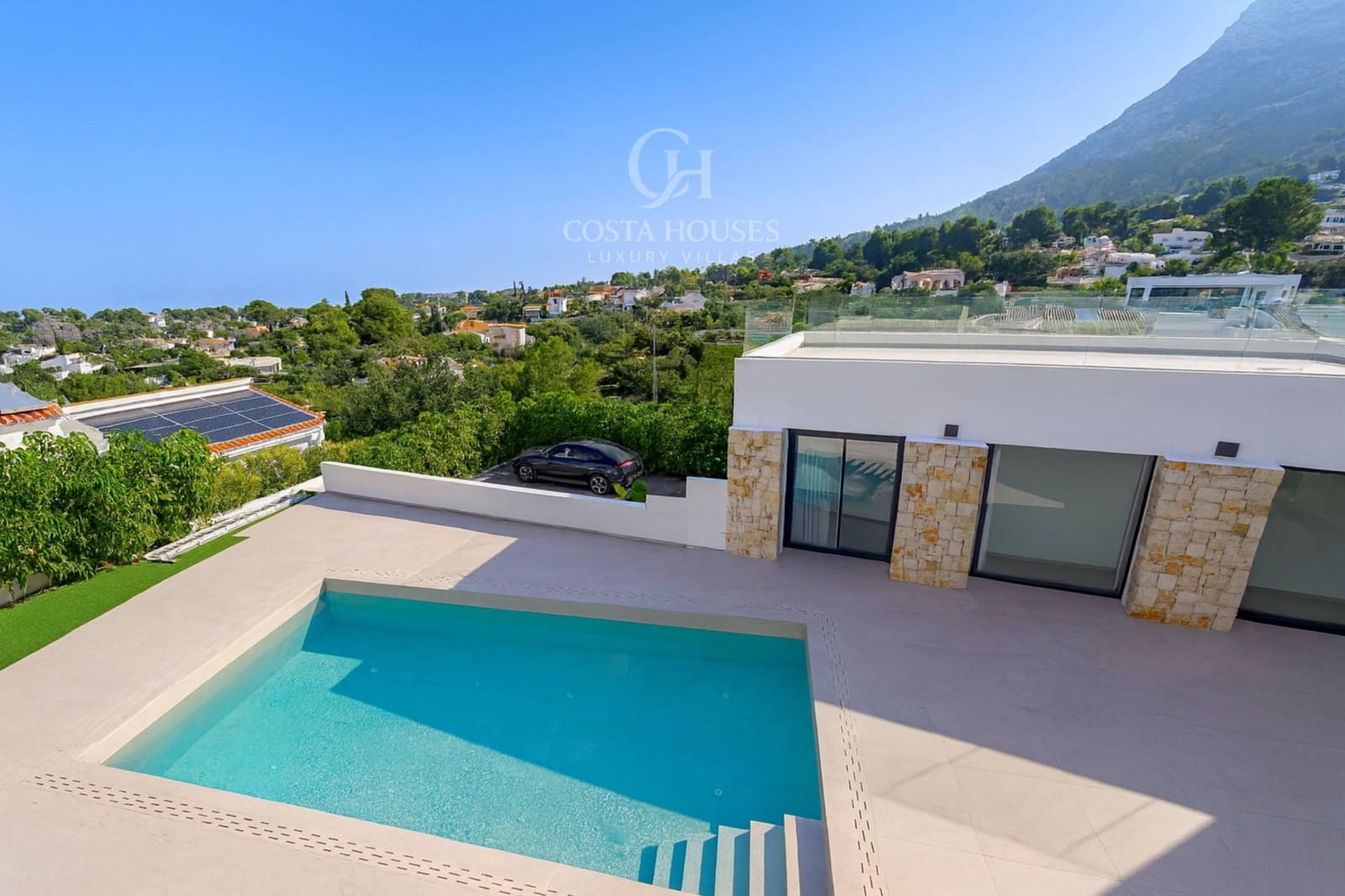 4 bedroom Villa for sale in Denia with pool garage - € 1,795,000 (Ref: 9481175)