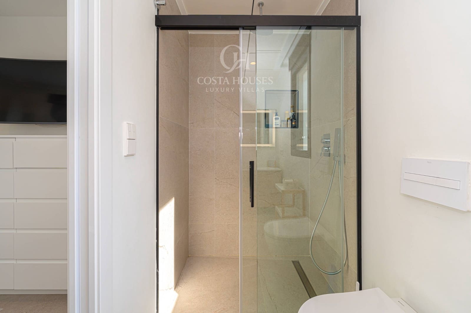 4 bedroom Villa for sale in Denia with pool garage - € 1,795,000 (Ref: 9481175)