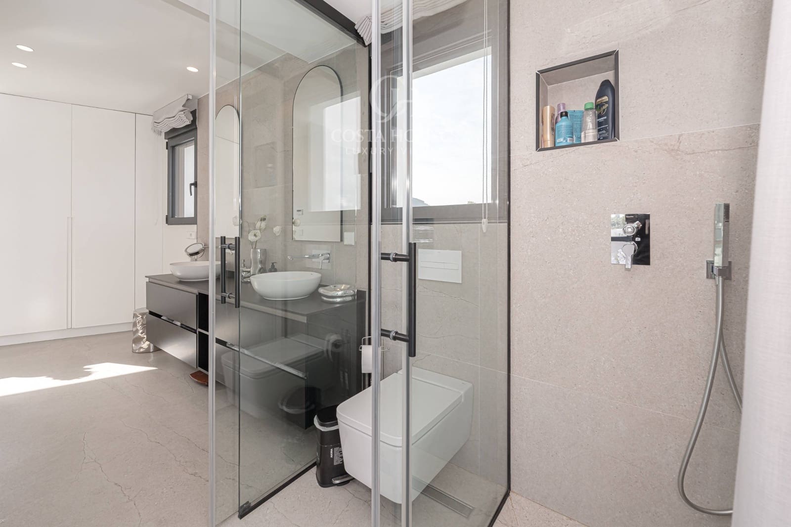 4 bedroom Villa for sale in Denia with pool garage - € 1,795,000 (Ref: 9481175)