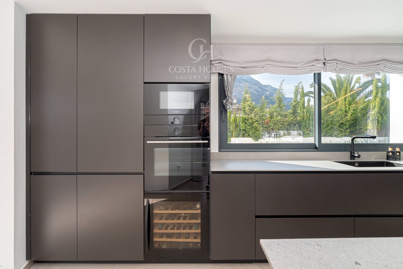 4 bedroom Villa for sale in Denia with pool garage - € 1,795,000 (Ref: 9481175)