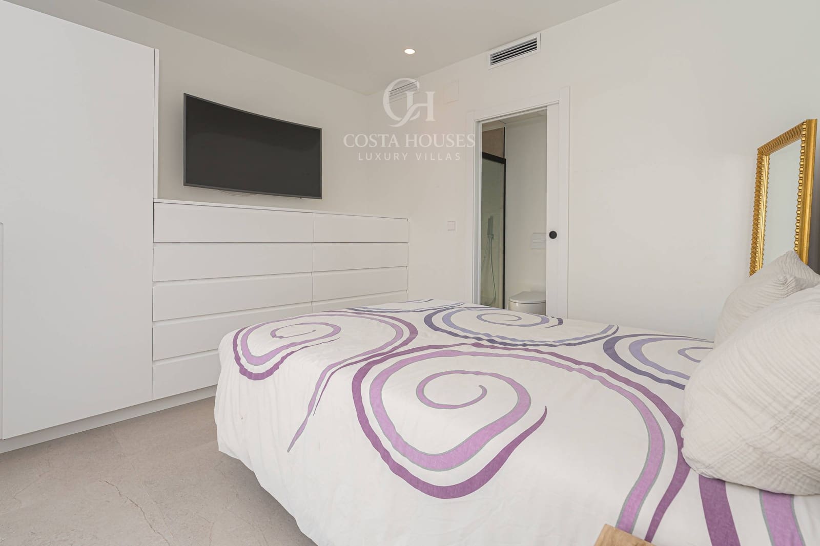 4 bedroom Villa for sale in Denia with pool garage - € 1,795,000 (Ref: 9481175)