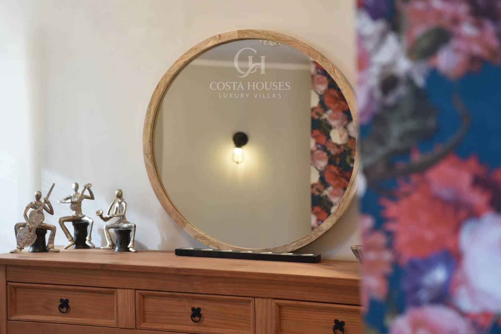 4 makuuhuone Huvila myytävänä paikassa Adsubia mukana uima-altaan 
autotalli - 1 495 000 € (Ref: 9639482)