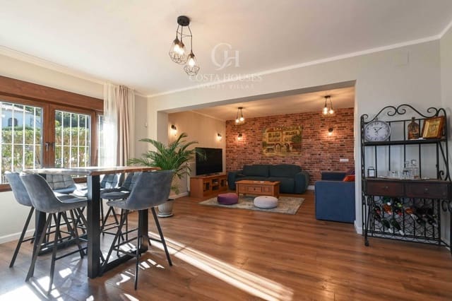 4 bedroom Villa for sale in Adsubia, Javea / Xàbia with pool garage - € 1,495,000 (Ref: 9639482)