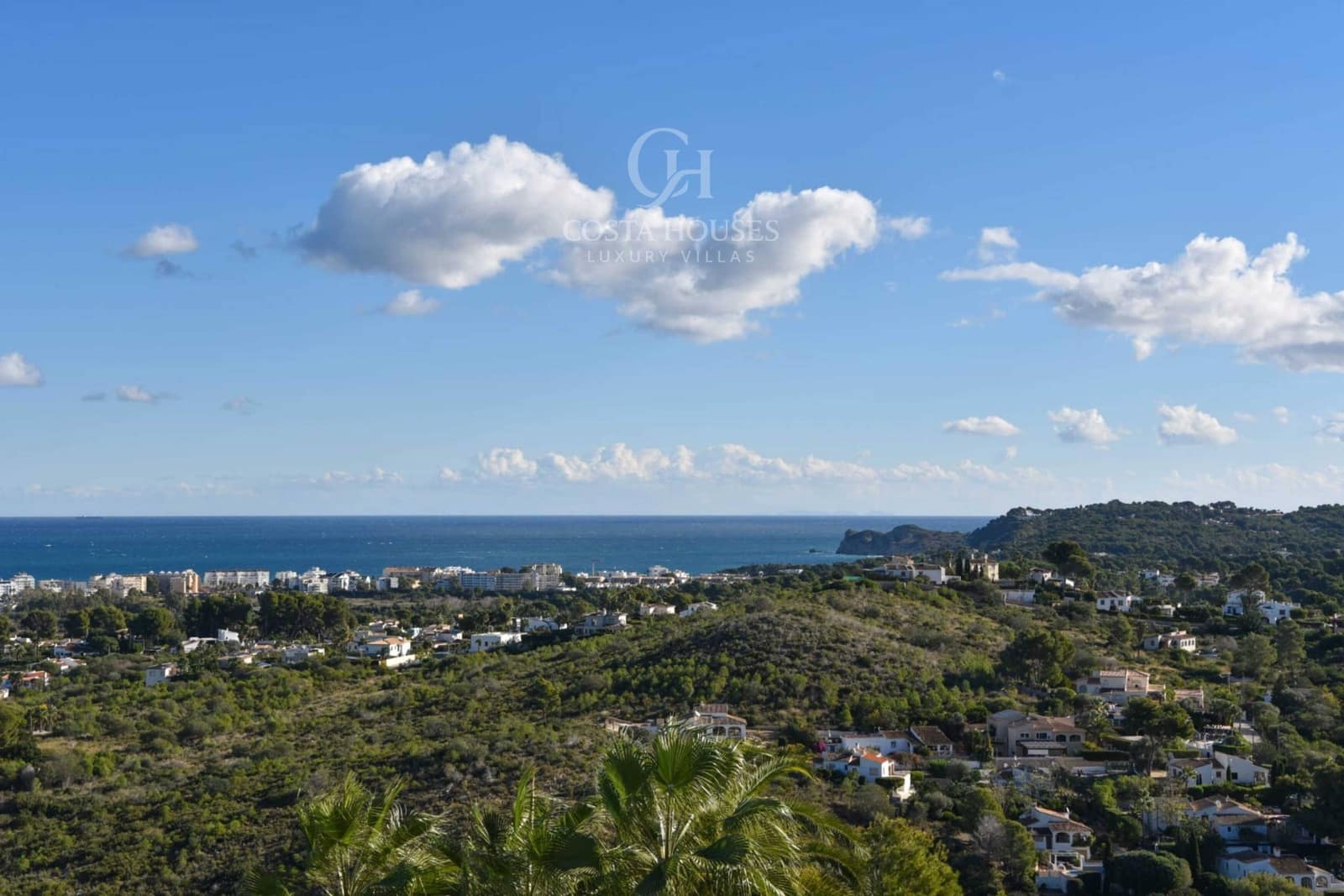 4 makuuhuone Huvila myytävänä paikassa Adsubia mukana uima-altaan 
autotalli - 1 495 000 € (Ref: 9639482)