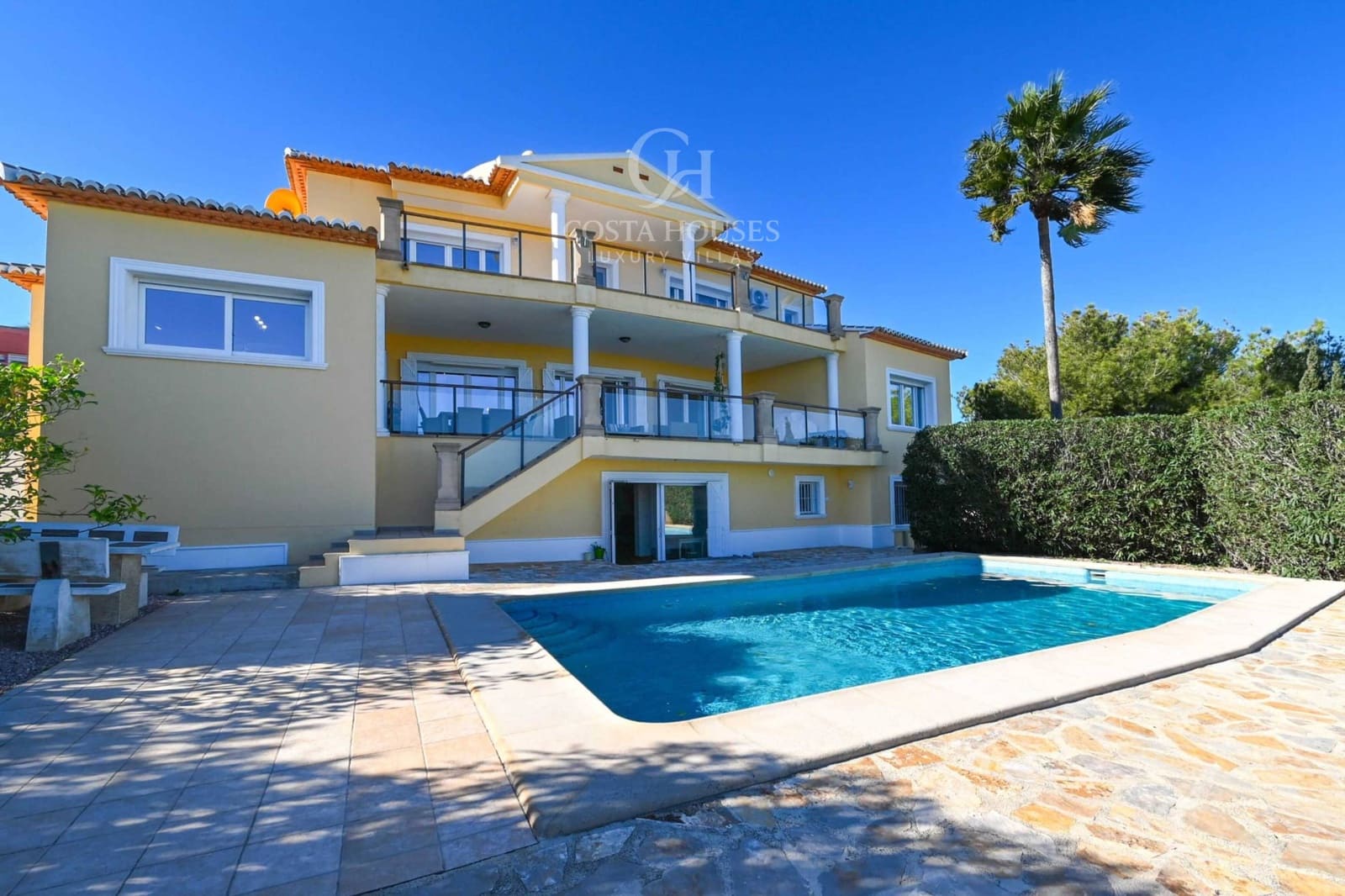 4 makuuhuone Huvila myytävänä paikassa Adsubia mukana uima-altaan 
autotalli - 1 495 000 € (Ref: 9639482)